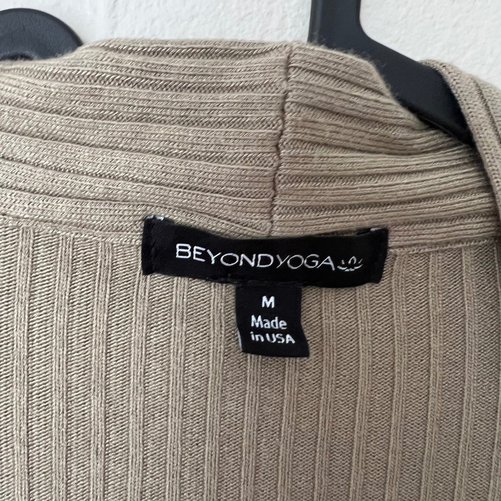 Beyond Yoga Coffee Run Cardigan Medium Green Ribbed Cozy Casual Relaxed - Picture 5 of 7